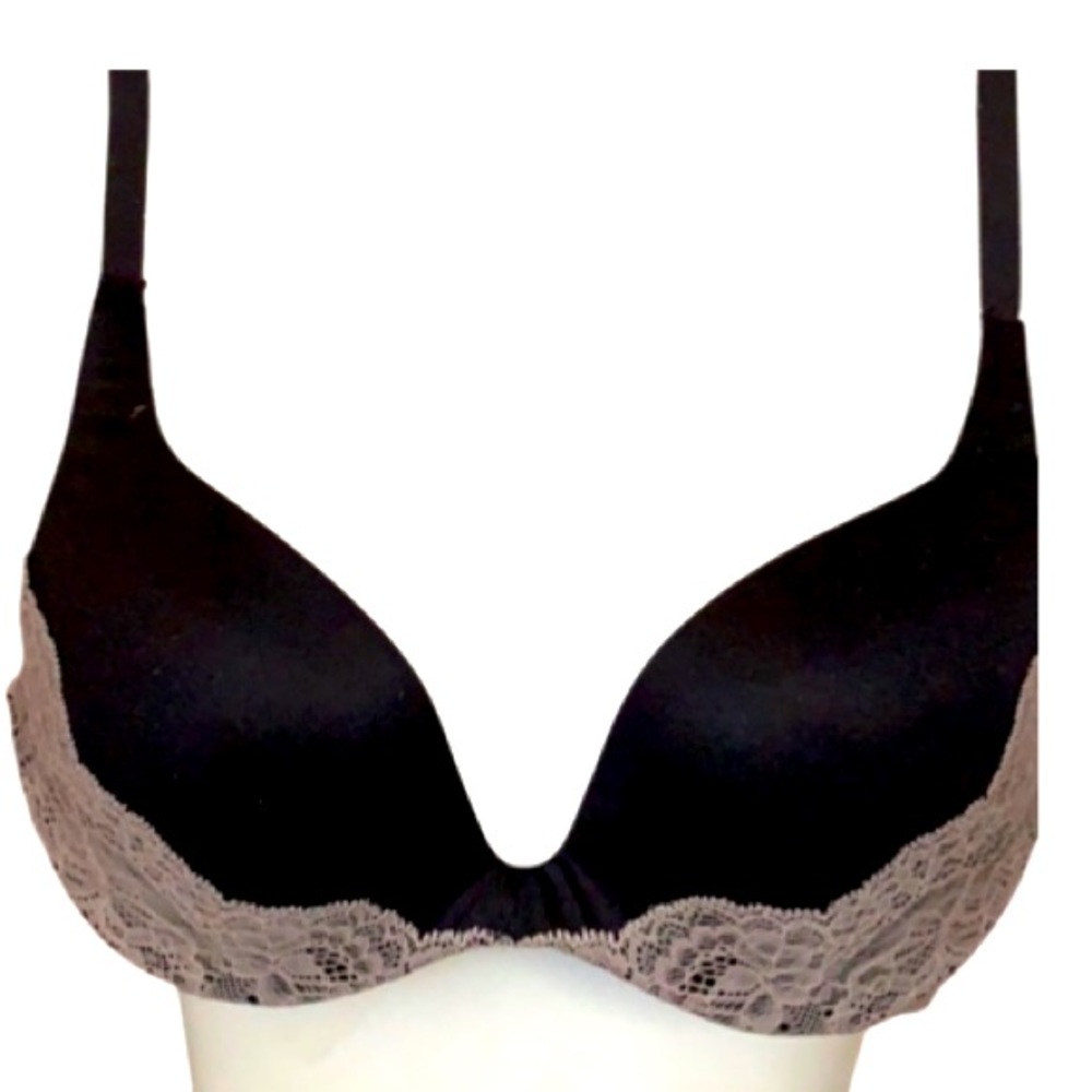 NEW VICTORIA’S SECRET PUSH UP BRA BLACK LACE 32B